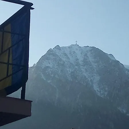 Casa Varipatti Rum i privatbostad Buşteni